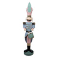 Monumentale Weihnachtsfigur Nussknacker-Trommler Pastellblau-Rosa Metall 32x25x122 cm von Clayre & Eef (5Y1449)