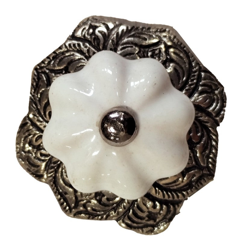 Vintage-Möbelknauf mit Barock-Rosette Weiß-Altsilber Ø 5x5 cm von Clayre & Eef (64164)