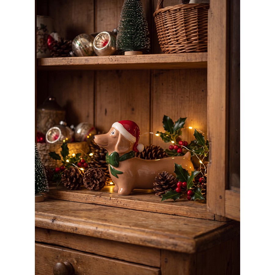 Weihnachtsfigur Hund Dackel mit Nikolausmütze & Schleife Porzellan Braun Rot 15x5x11 cm von Clayre & Eef (6CE2434)