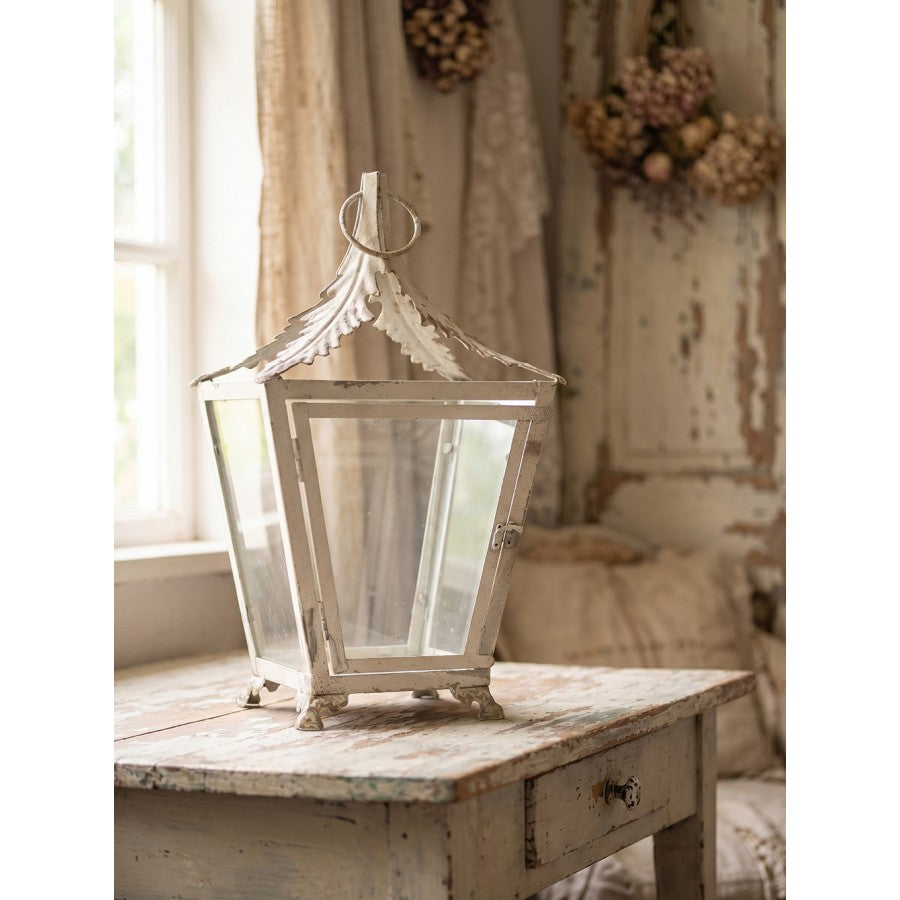 Französische Shabby-Chic Metall-Laterne mit Blattornament-Dach Beige 26x26x47 cm von Clayre & Eef (6Y5585)